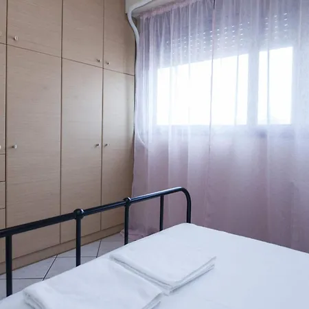 Elegant Spacious 2bd With Balcony In Petralona