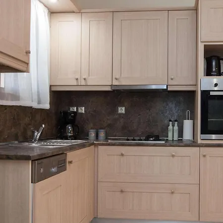 Elegant Spacious 2bd With Balcony In Petralona Apartment