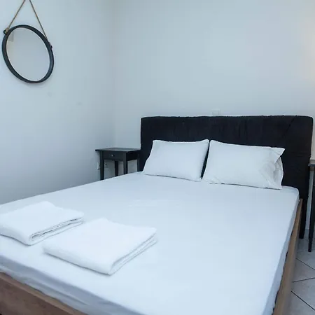 Elegant Spacious 2bd With Balcony In Petralona *