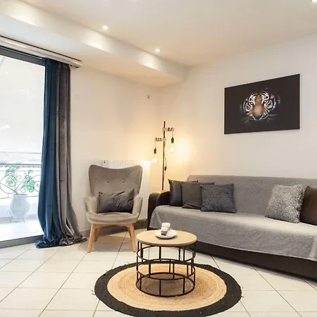 Apartment Elegant Spacious 2bd With Balcony In Petralona