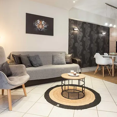 Elegant Spacious 2bd With Balcony In Petralona