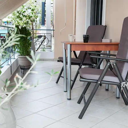 Elegant Spacious 2bd With Balcony In Petralona Apartment *