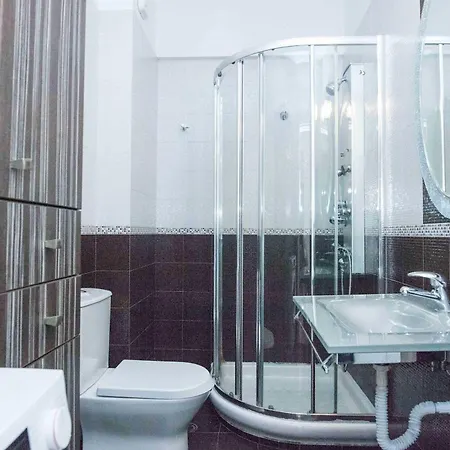 Elegant Spacious 2bd With Balcony In Petralona *